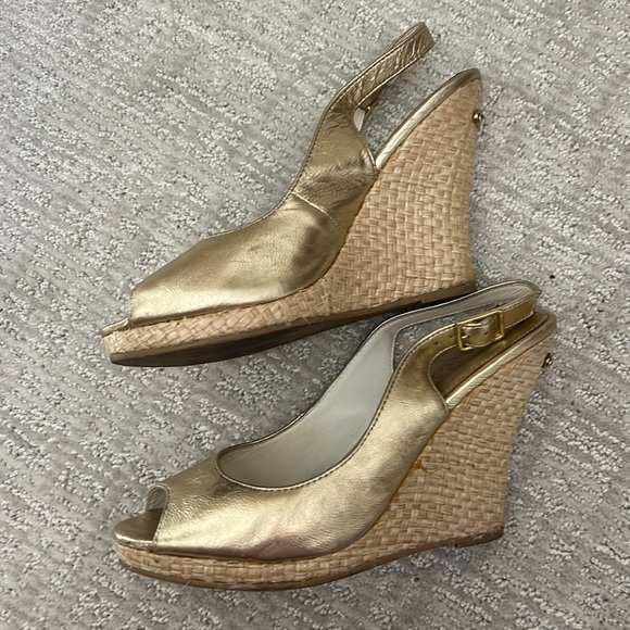 Lilly Pulitzer Kristen gold wedge size 7 - Picture 4 of 11